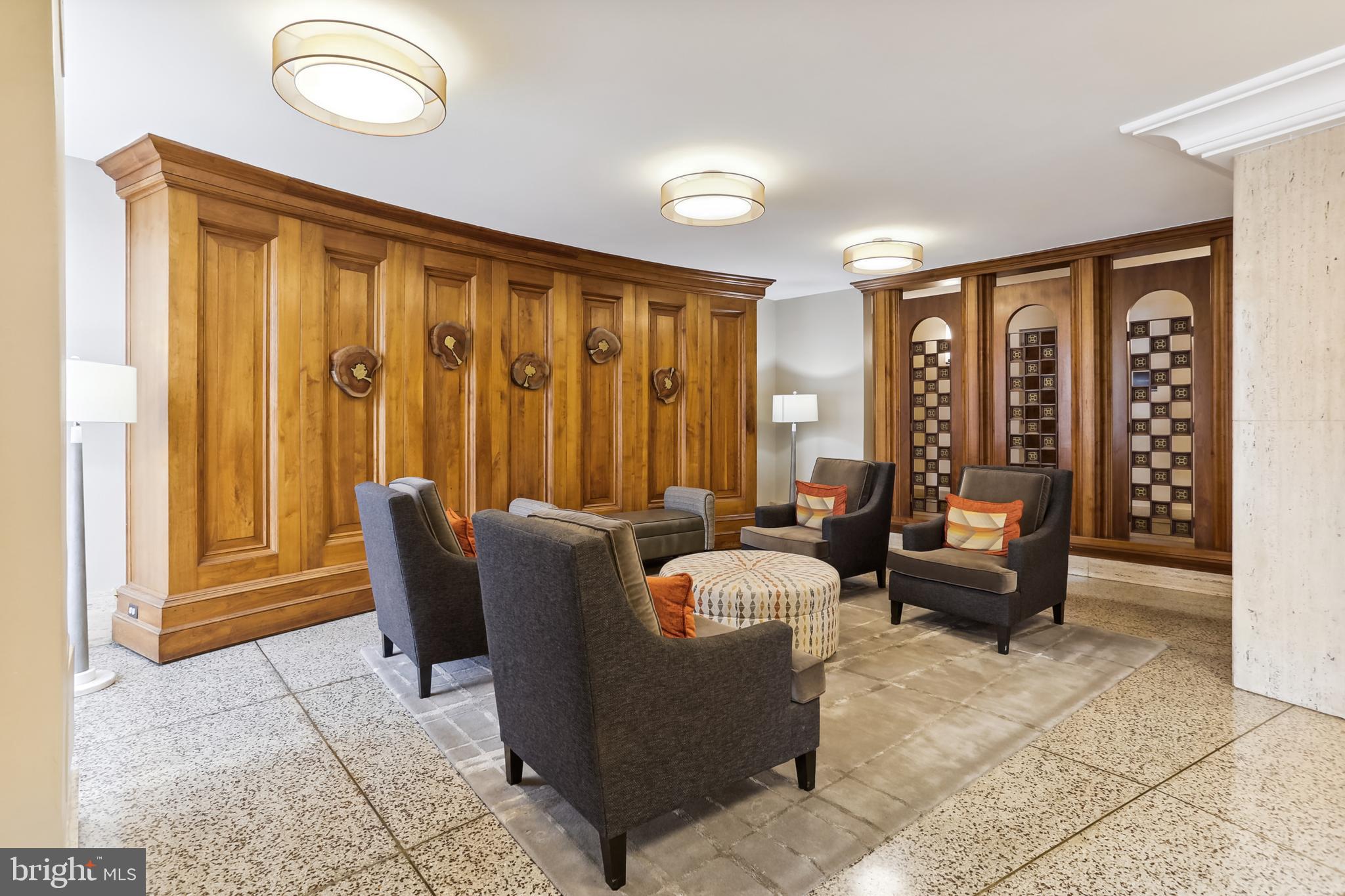 1111 UNIVERSITY BLVD W #907
