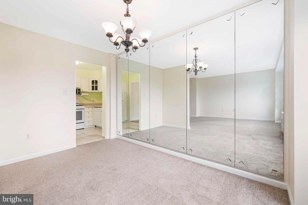 1111 UNIVERSITY BLVD W #907
