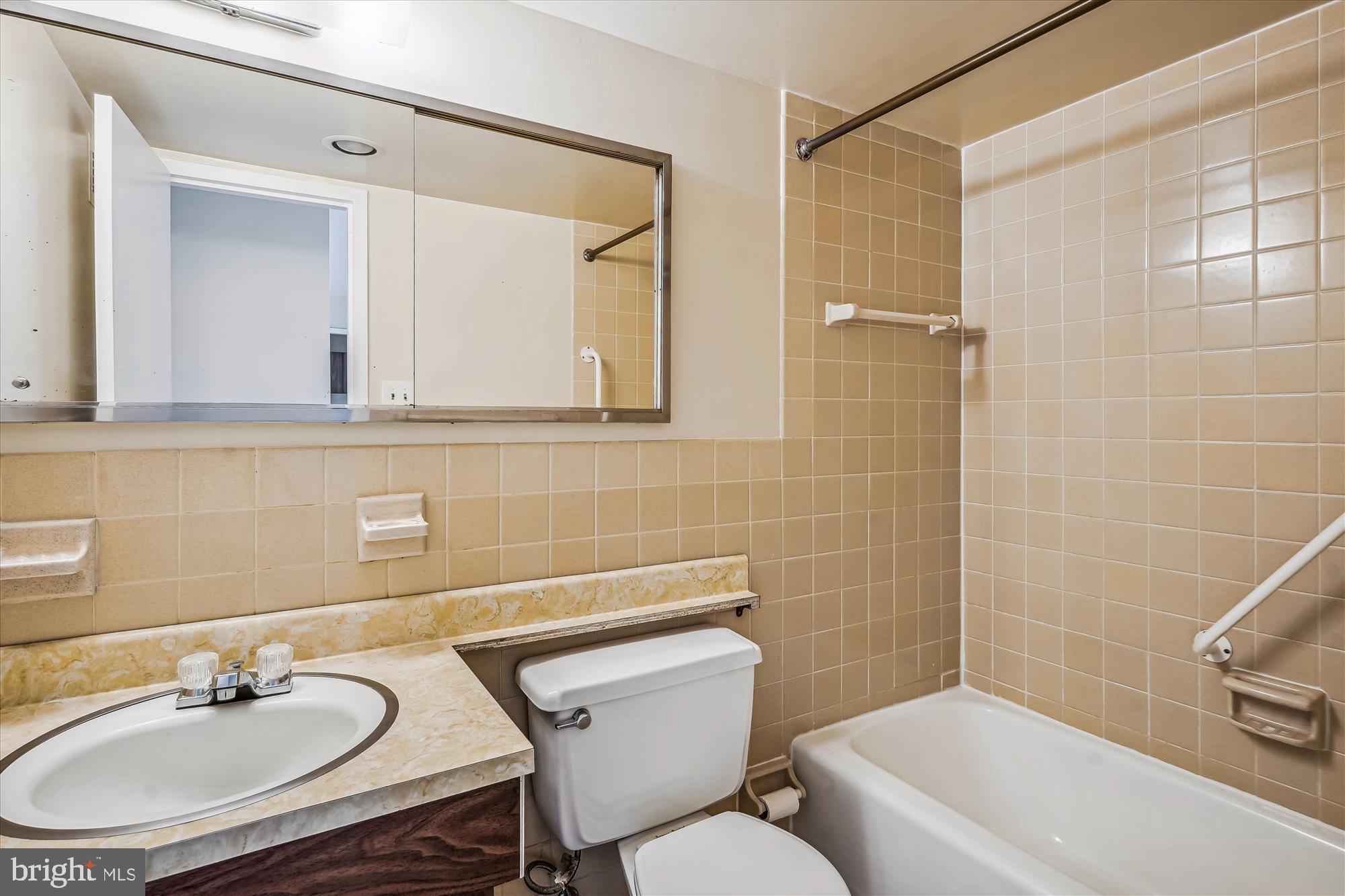 1111 University Blvd W #507