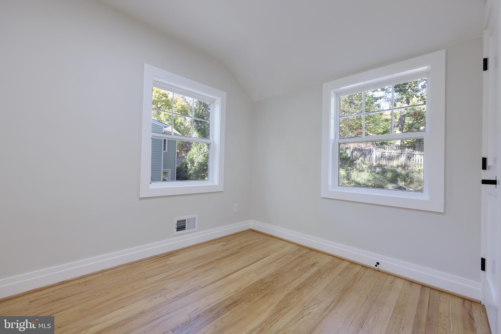 916 Glaizewood Ave