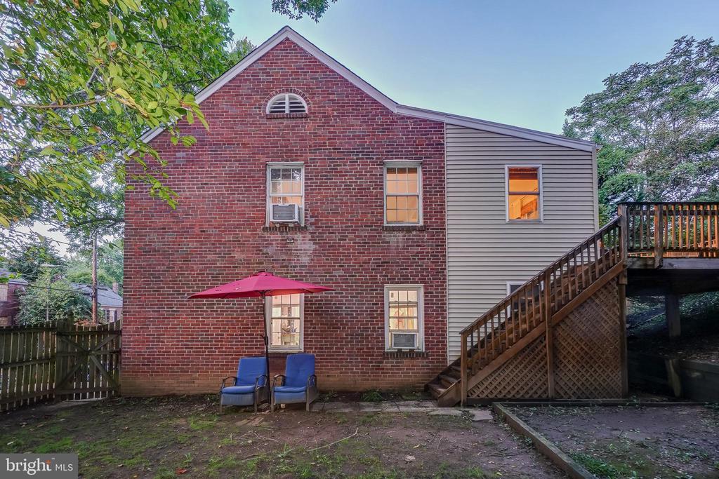 903 Erie Ave