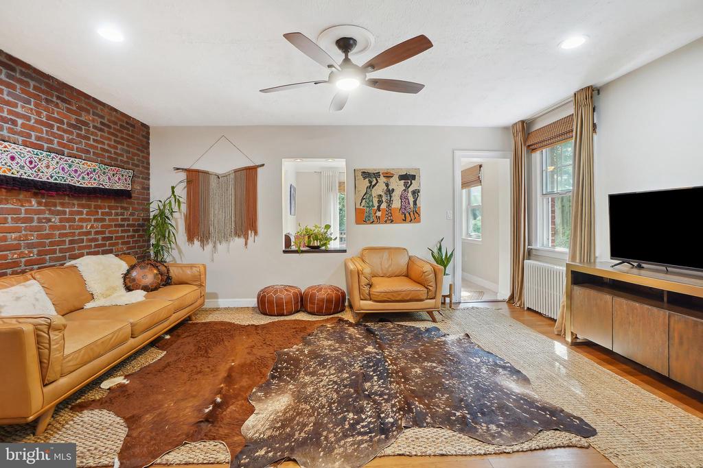 903 Erie Ave
