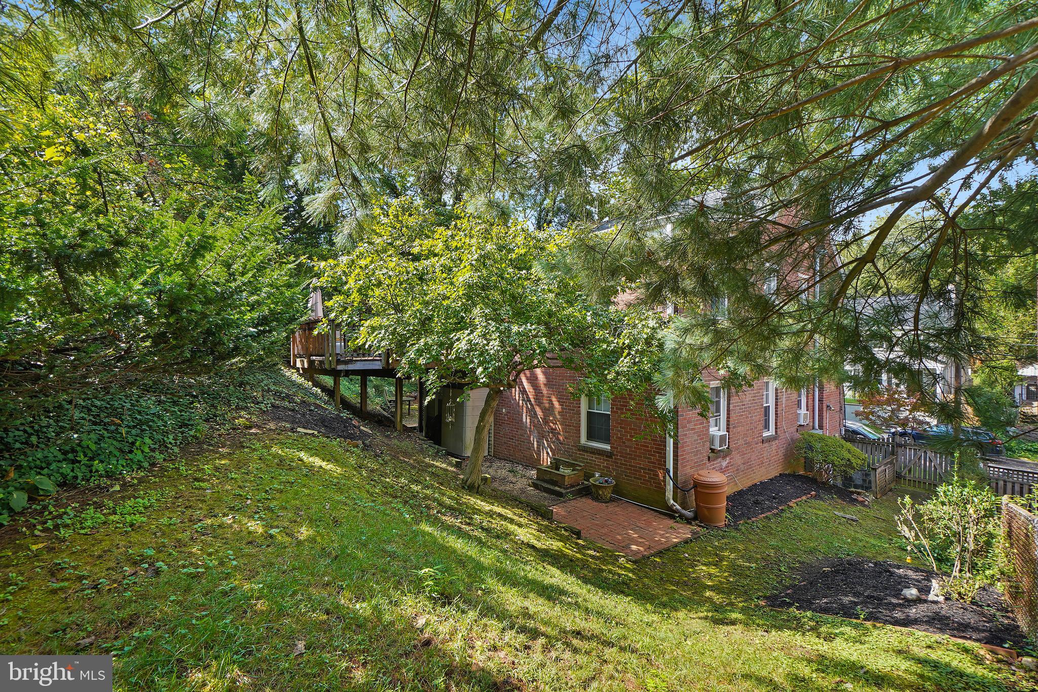 903 Erie Ave
