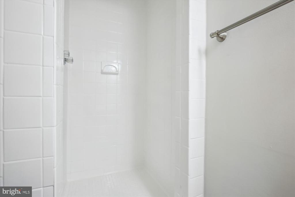 713 Northwood Ter