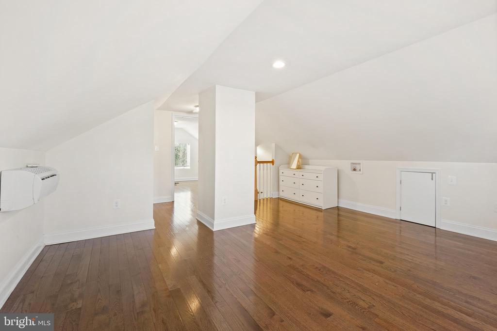 7314 Flower Ave