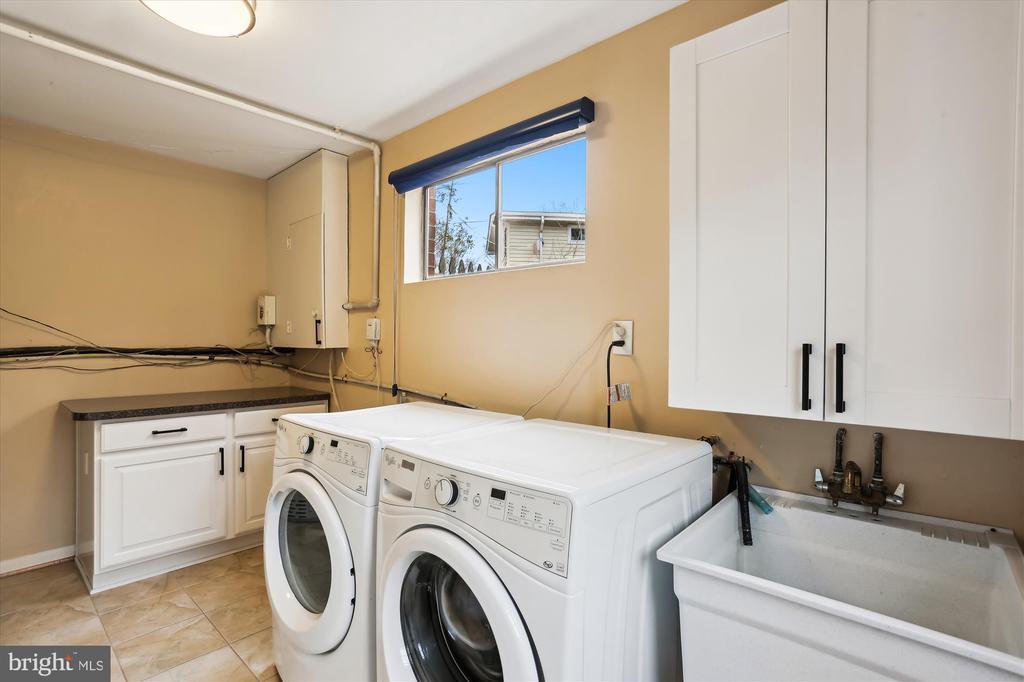 102 Bluff Ter