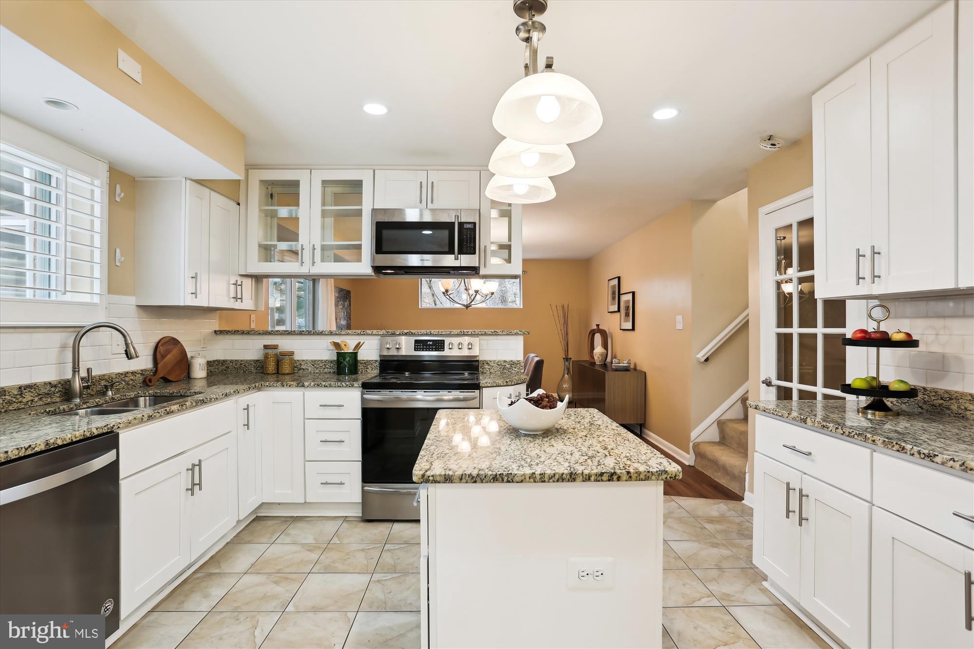 102 Bluff Ter