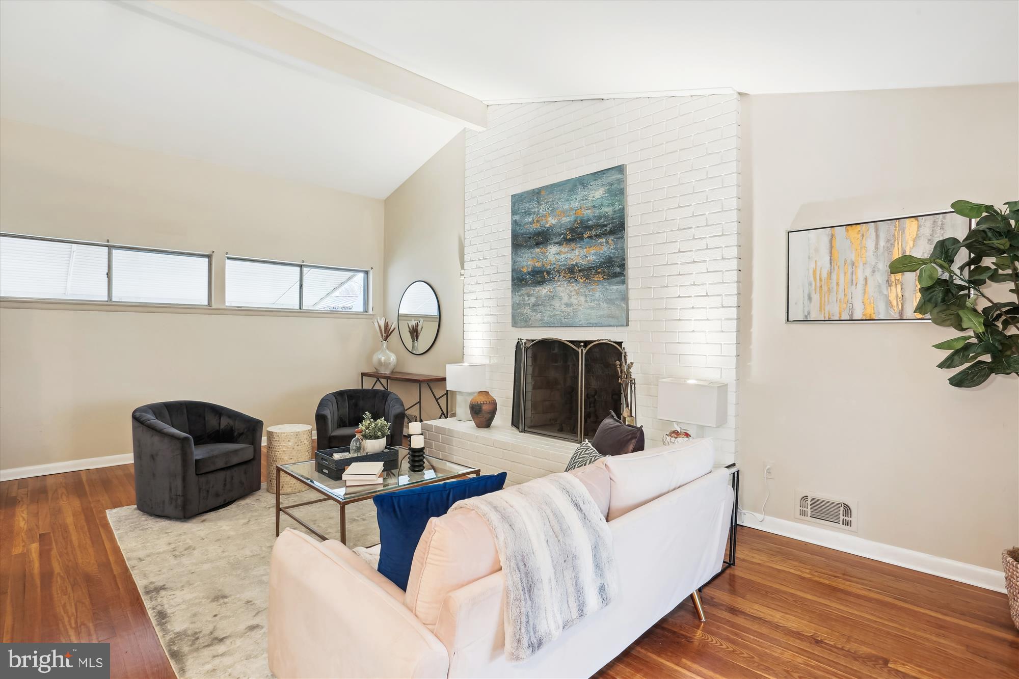 102 Bluff Ter