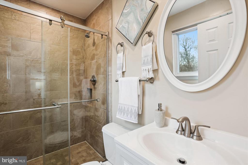 102 Bluff Ter
