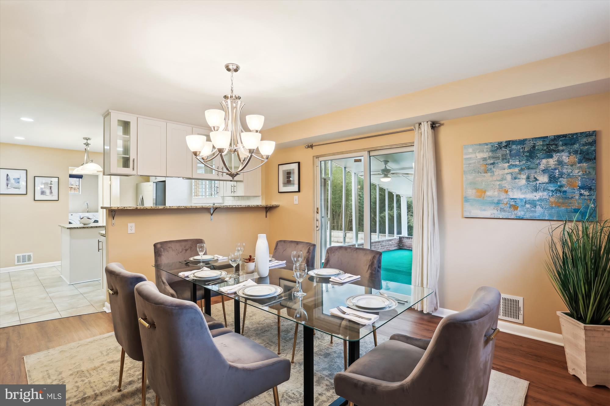 102 Bluff Ter