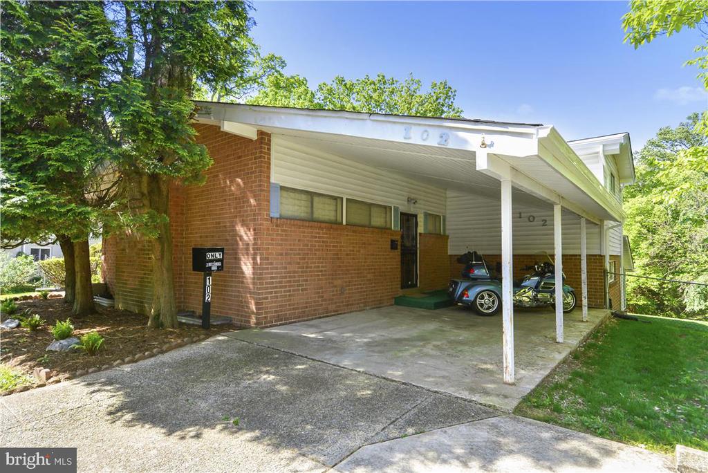 102 Bluff Ter