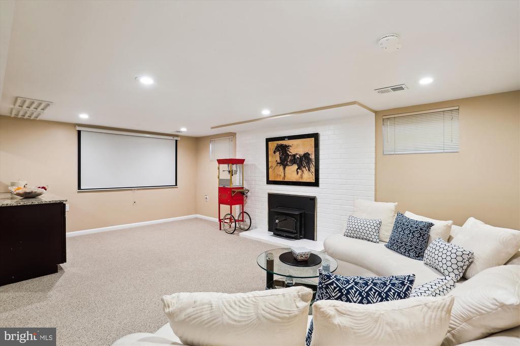 102 Bluff Ter