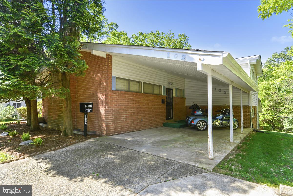 102 Bluff Ter