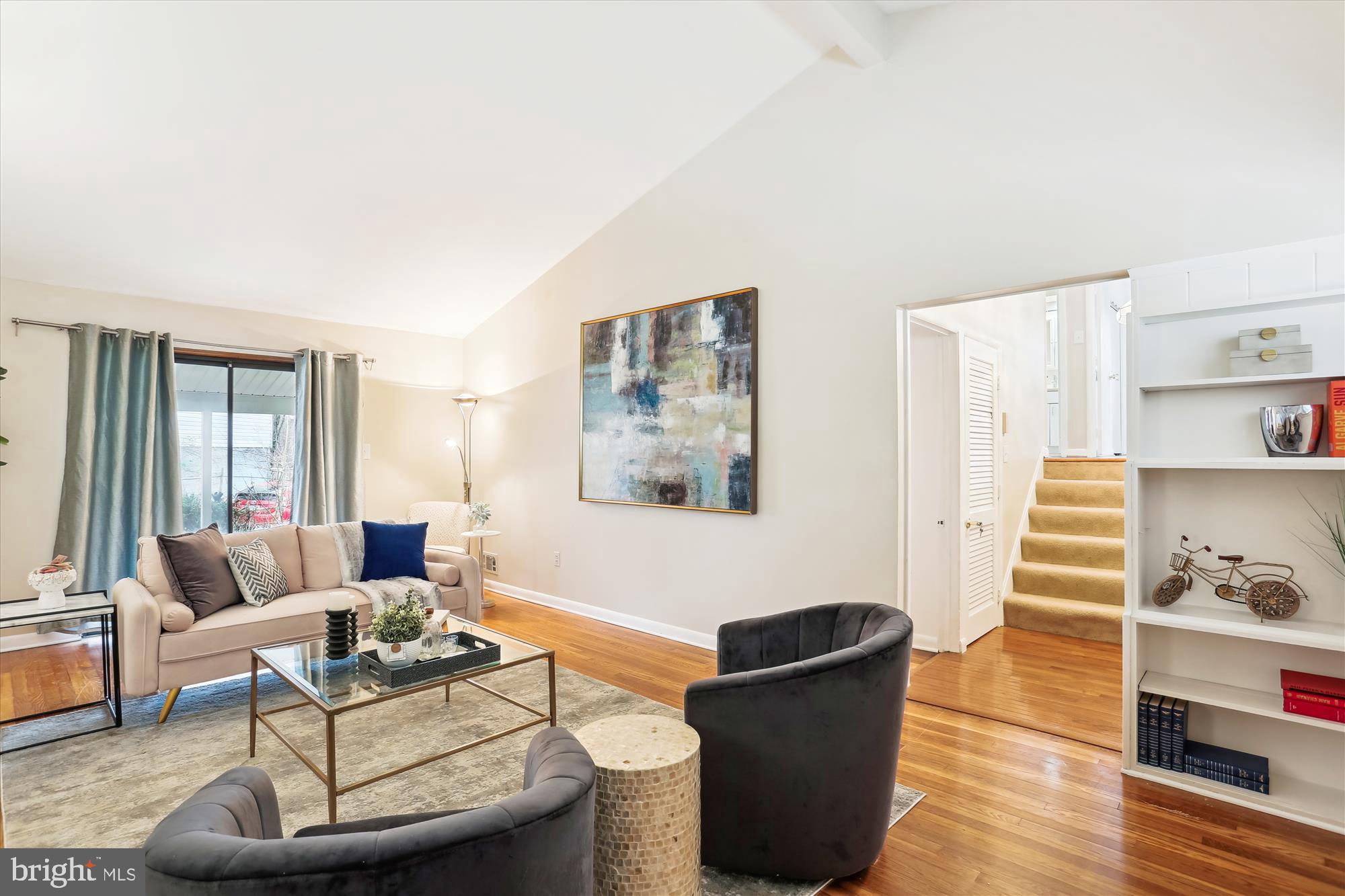 102 Bluff Ter