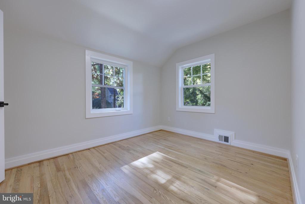 916 Glaizewood Ave