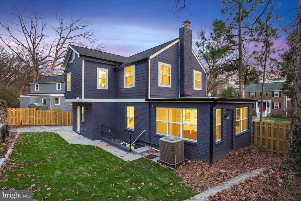 916 Glaizewood Ave