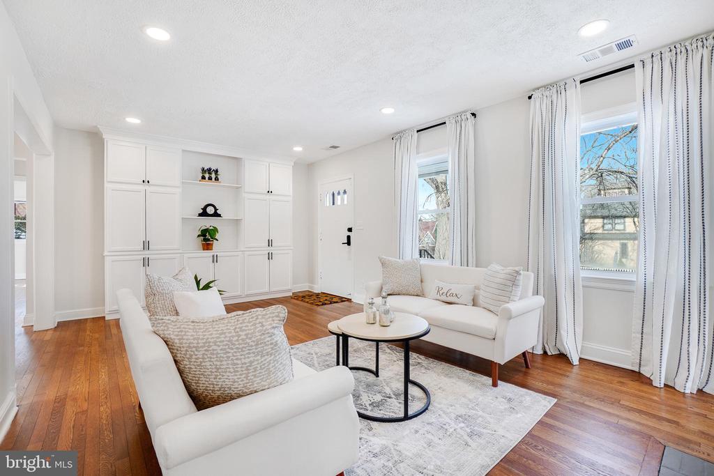 613 Pershing Dr