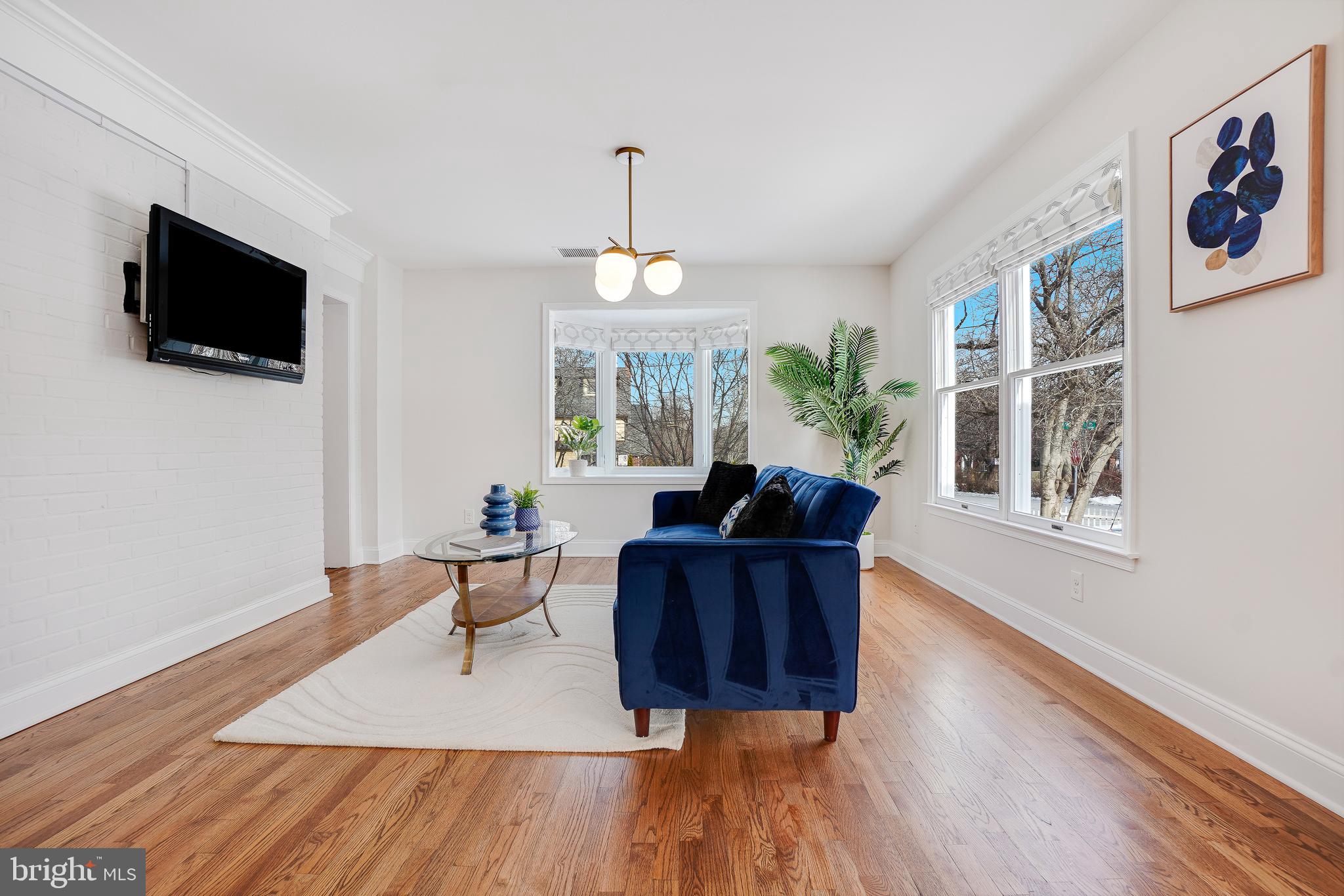 613 Pershing Dr
