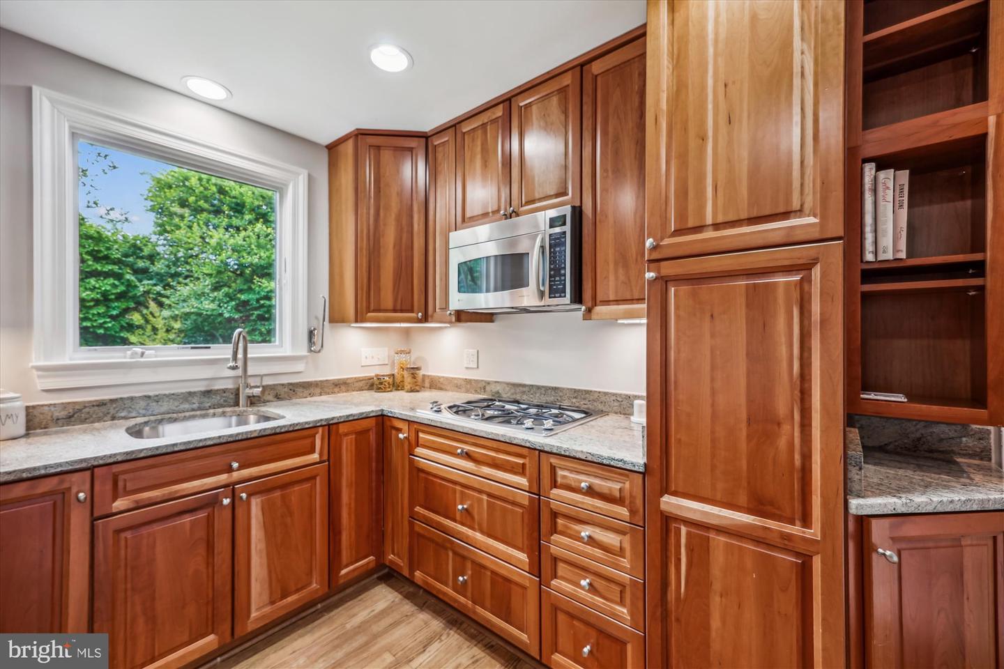 926 Clintwood Dr