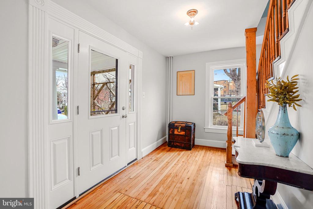 713 Ritchie Ave