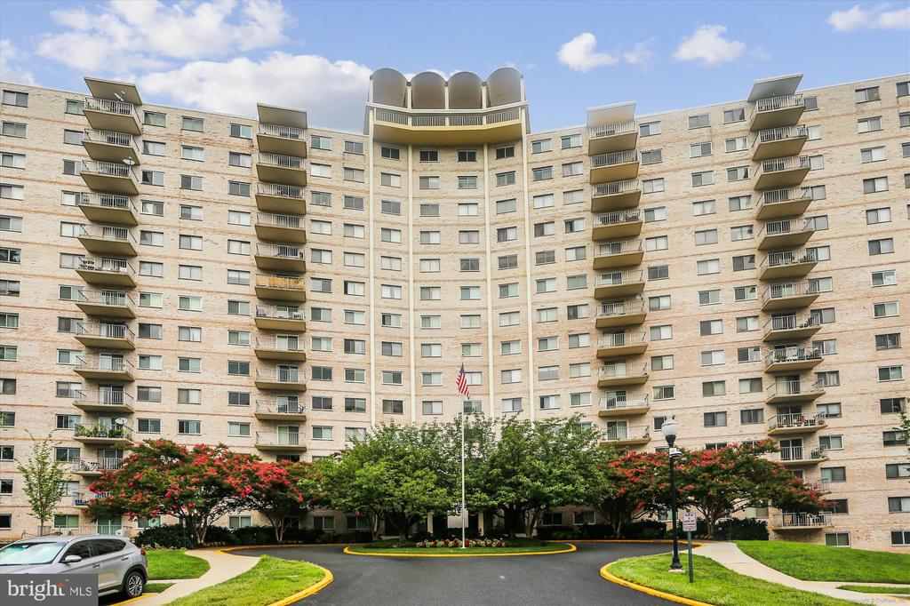 1121 University Blvd W