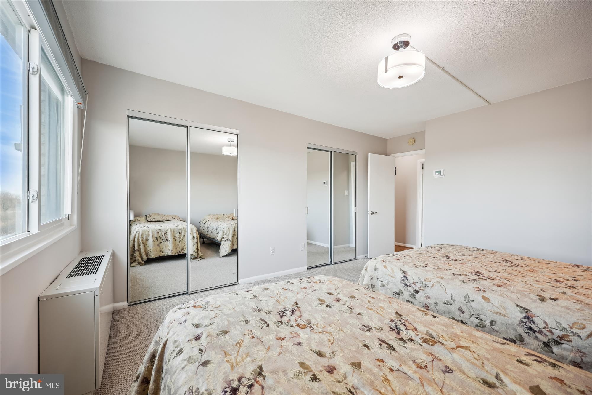 1121 University Blvd W