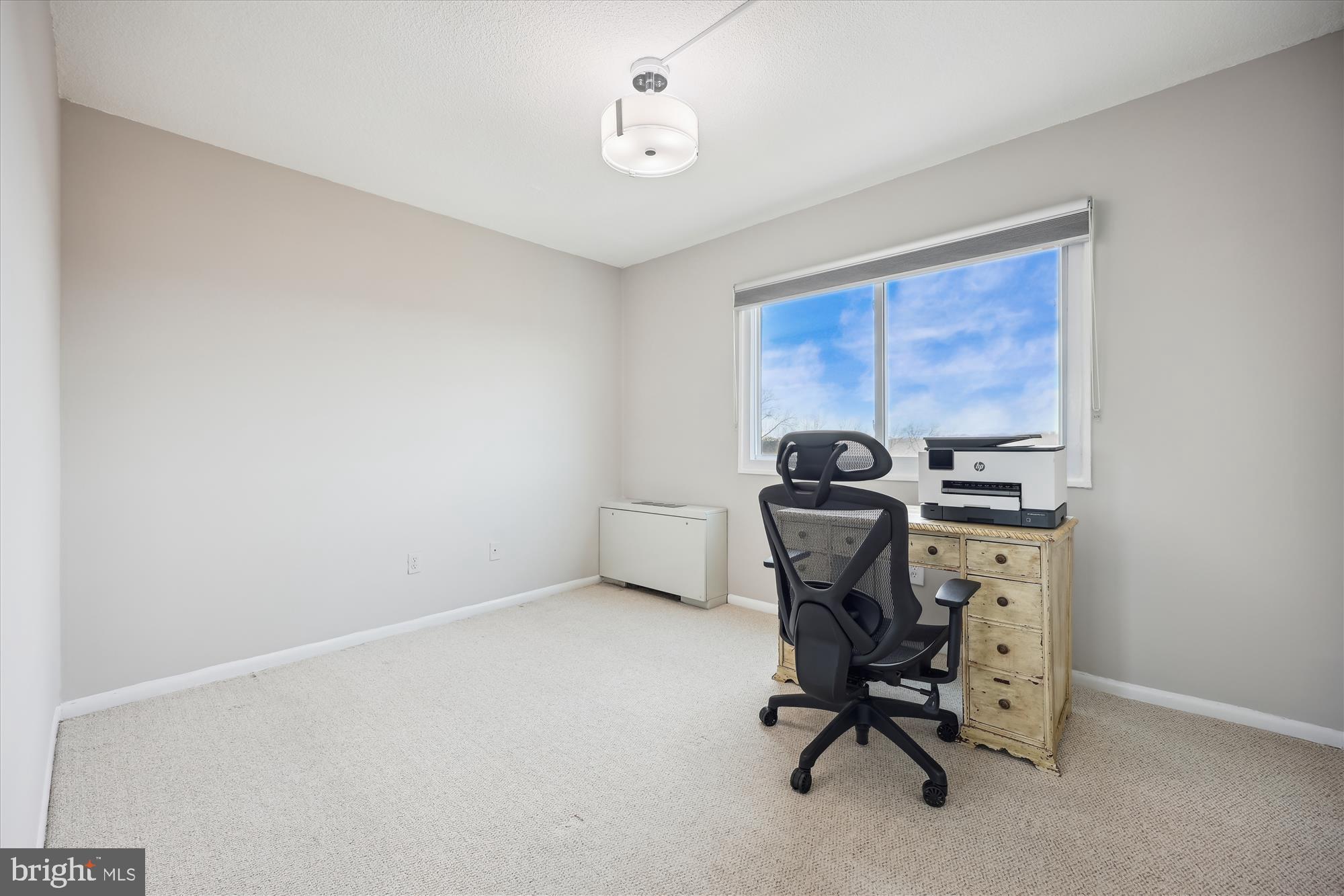 1121 University Blvd W