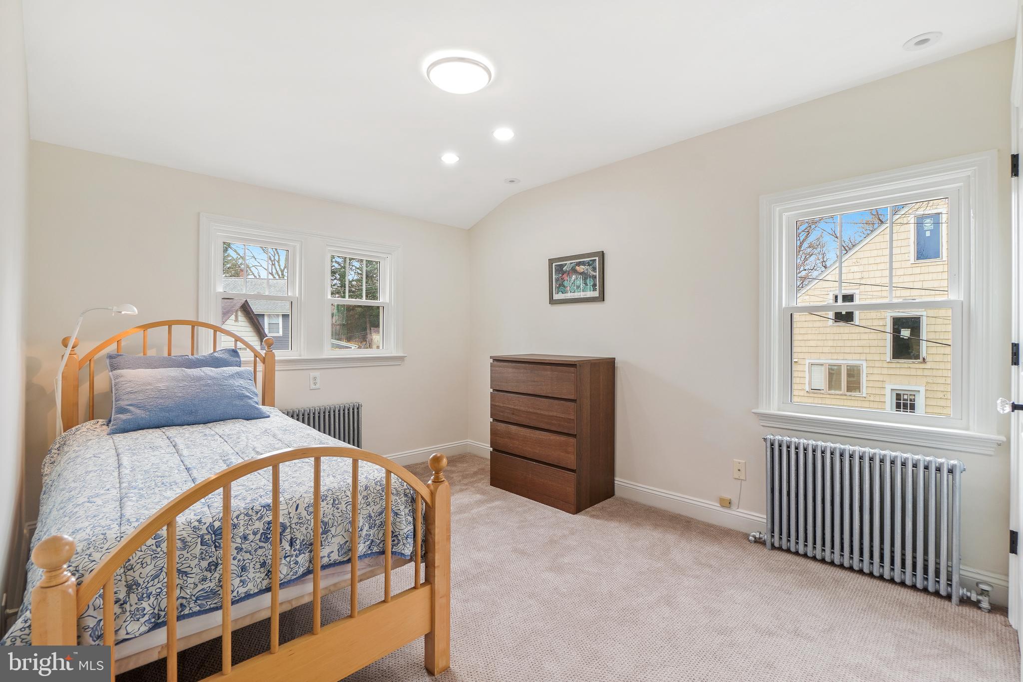 10 Jefferson Ave