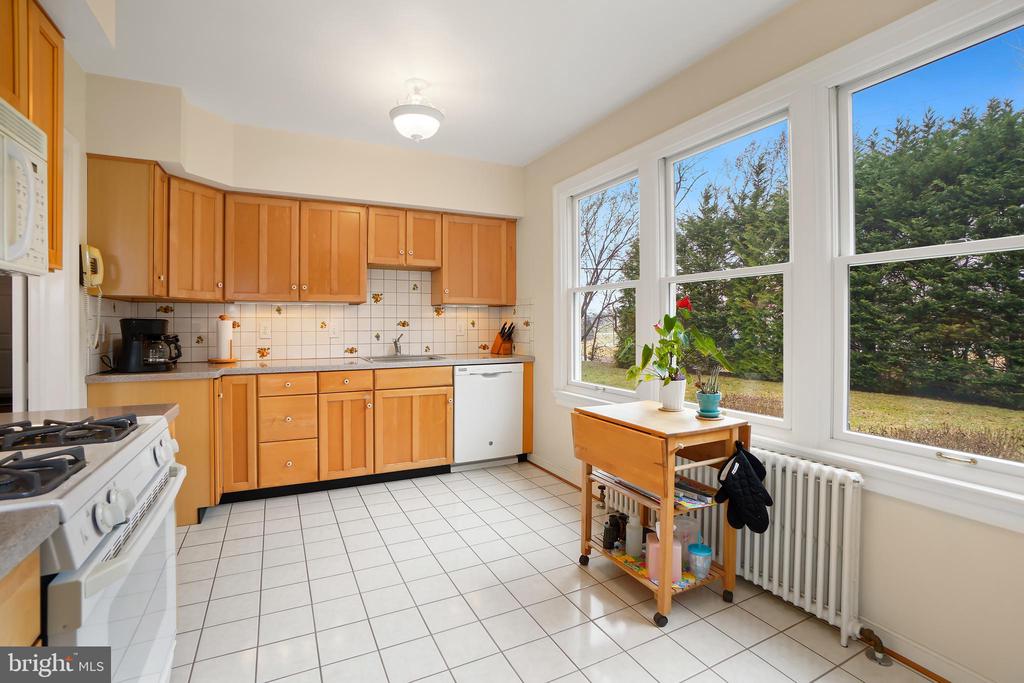 8901 Damascus Rd