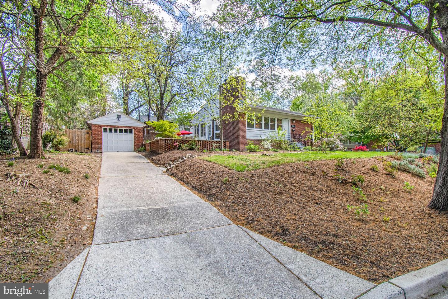 7511 Glenside Dr