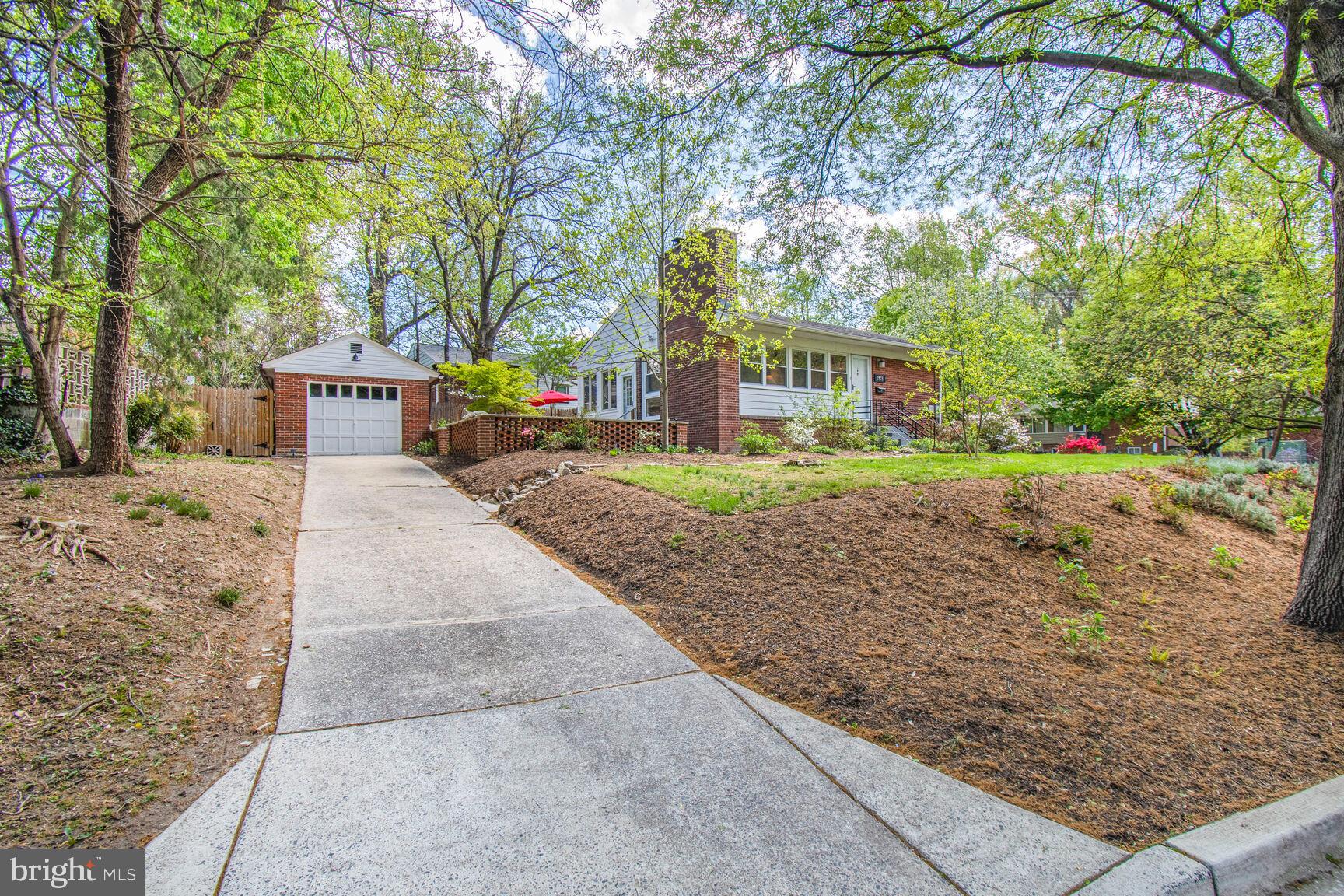 7511 Glenside Dr