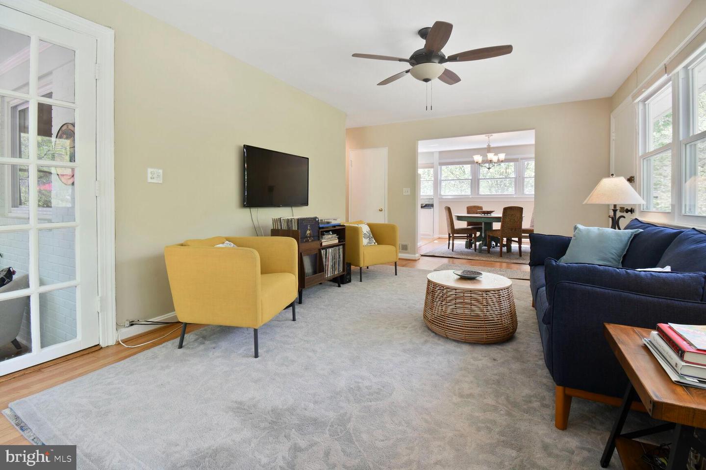 7511 Glenside Dr