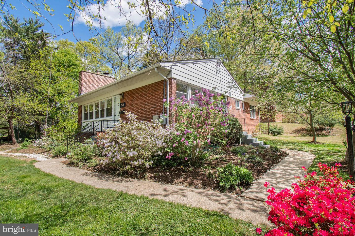 7511 Glenside Dr