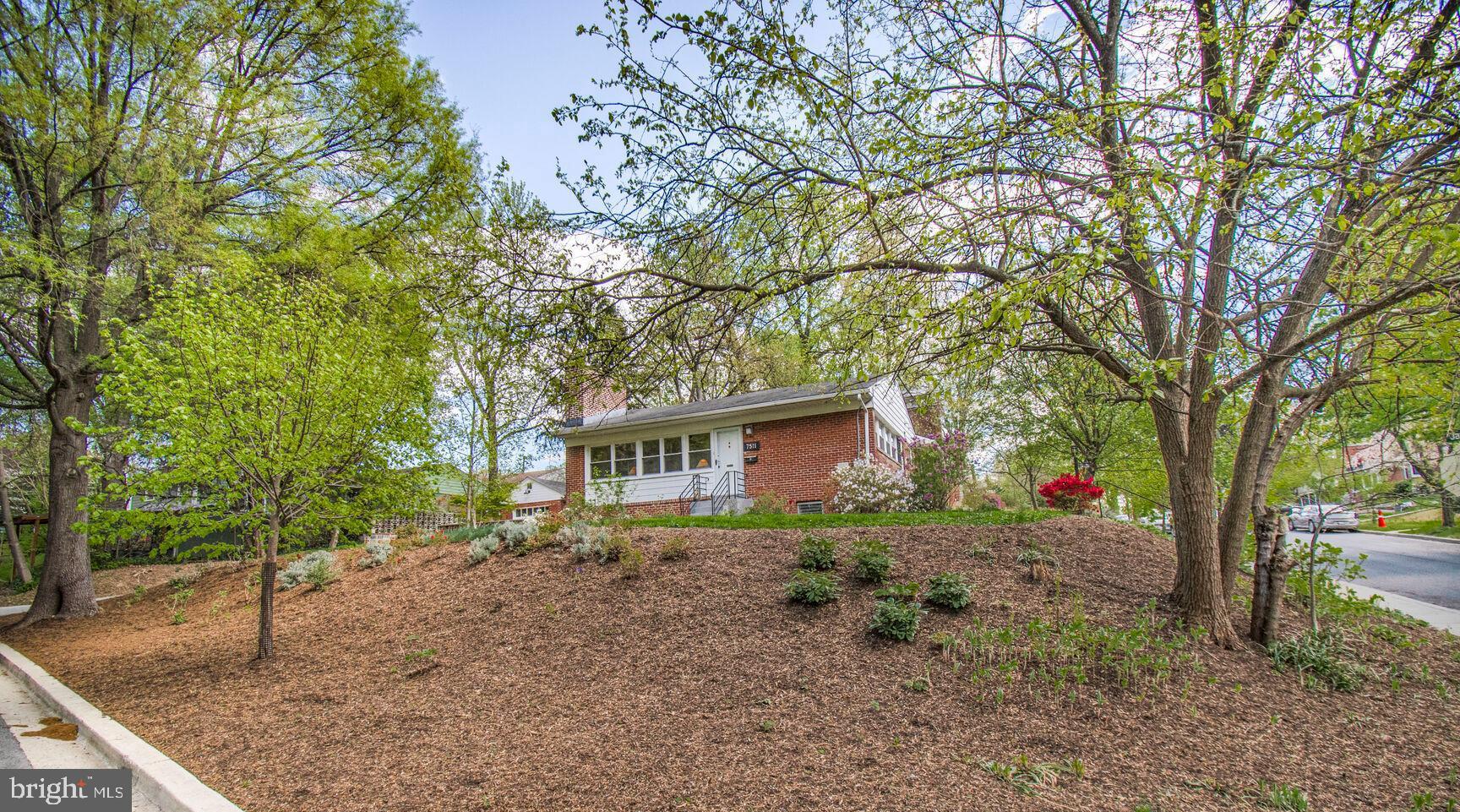 7511 Glenside Dr