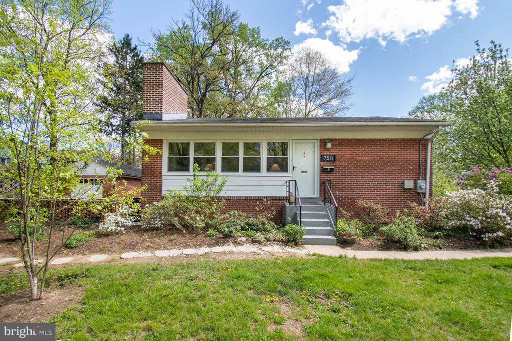 7511 Glenside Dr