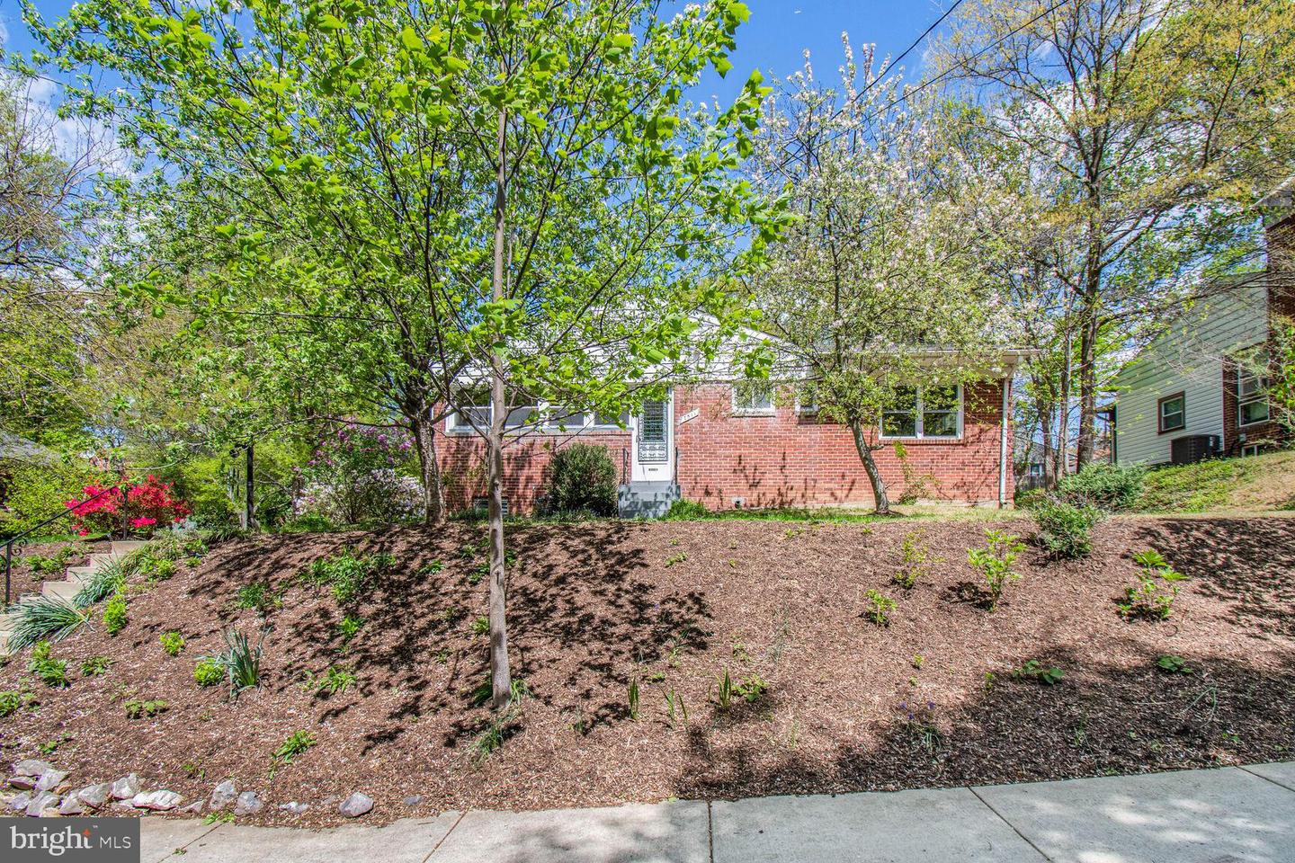 7511 Glenside Dr