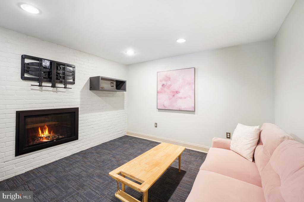 9131 SLIGO CREEK PARKWAY