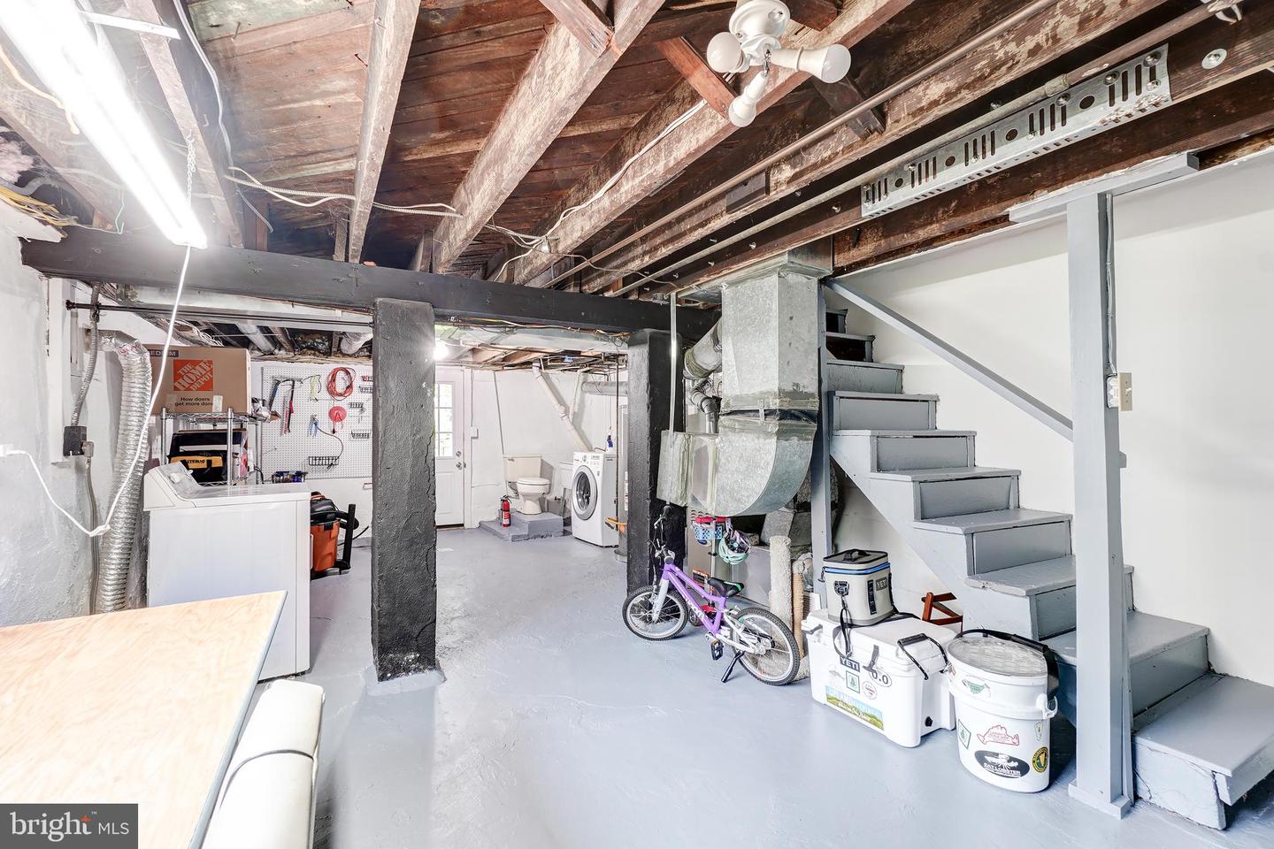 6809 Allegheny Ave