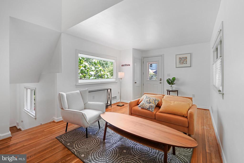 925 Sligo Creek Pkwy