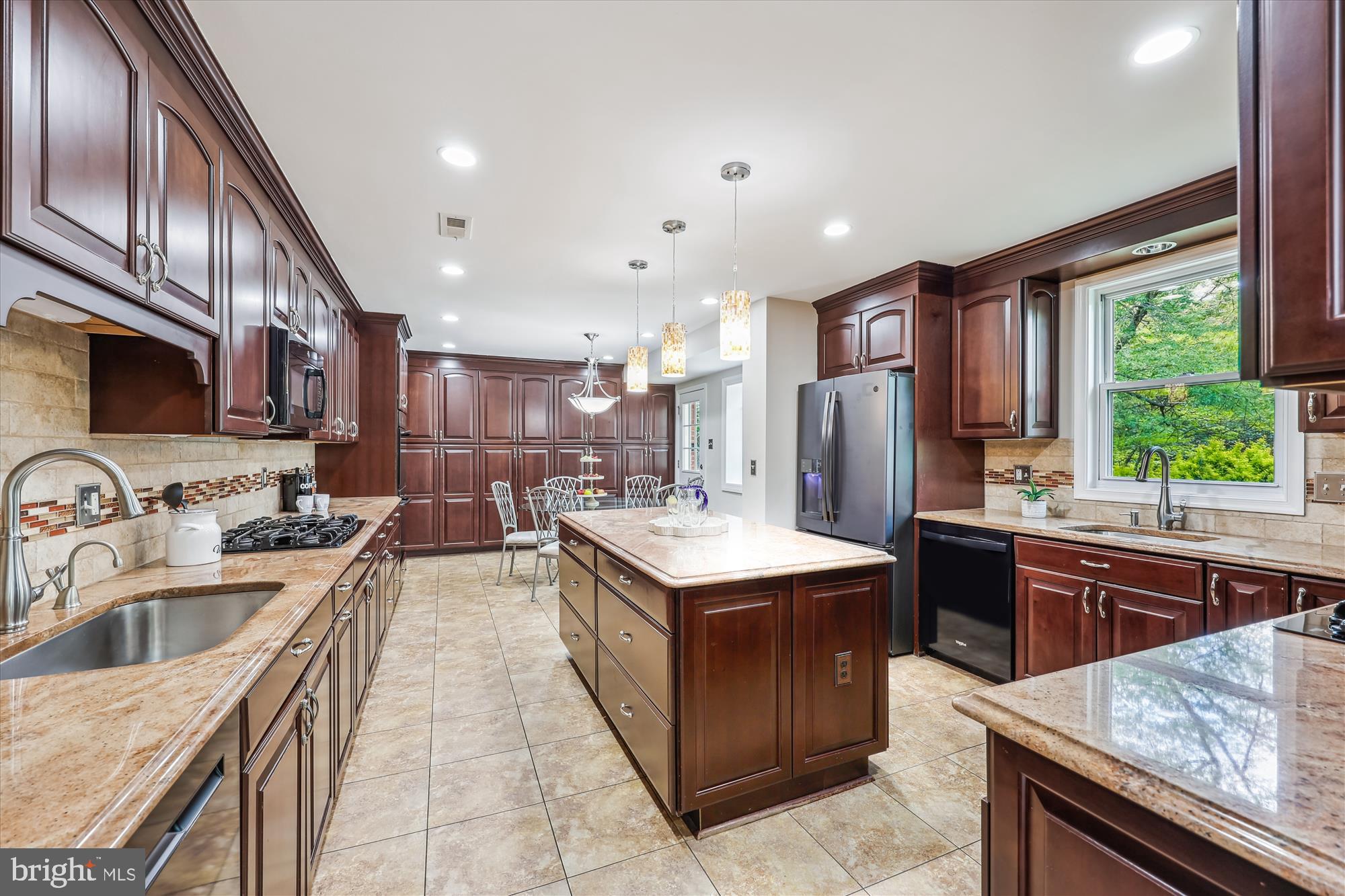 10711 Huntwood Dr