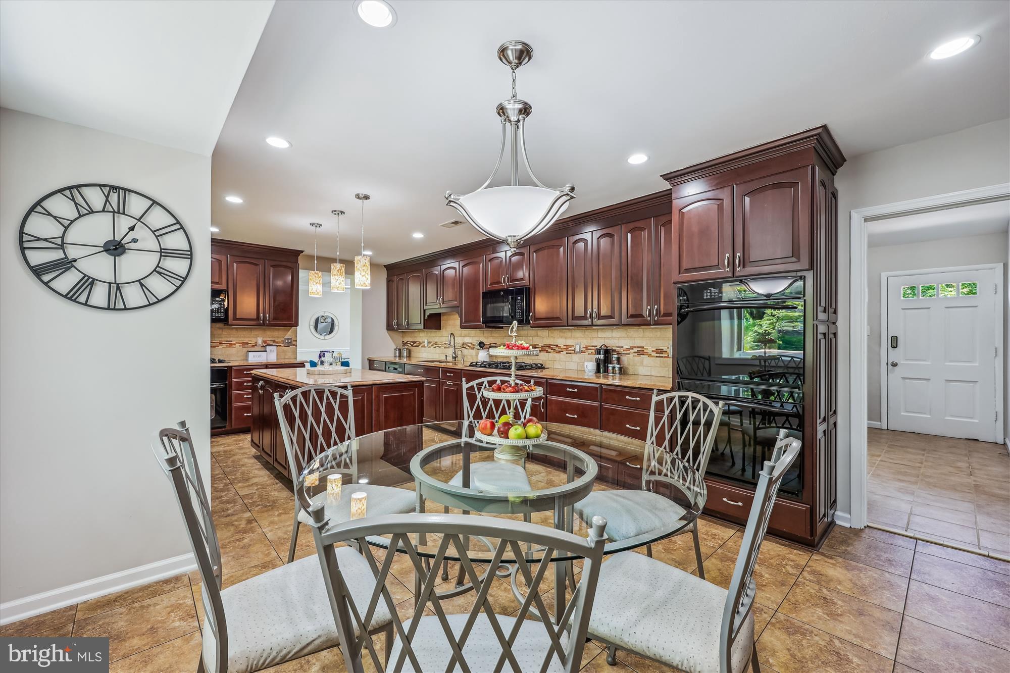 10711 Huntwood Dr