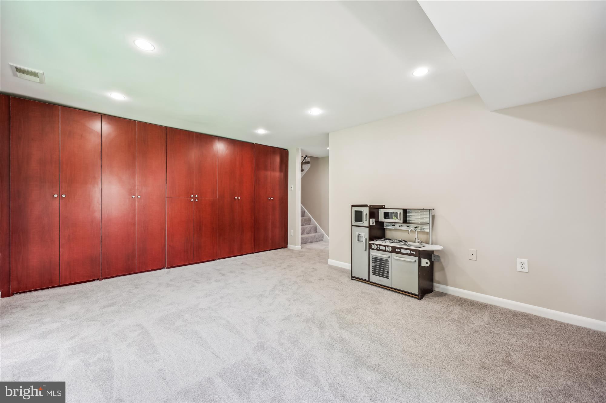 10711 Huntwood Dr