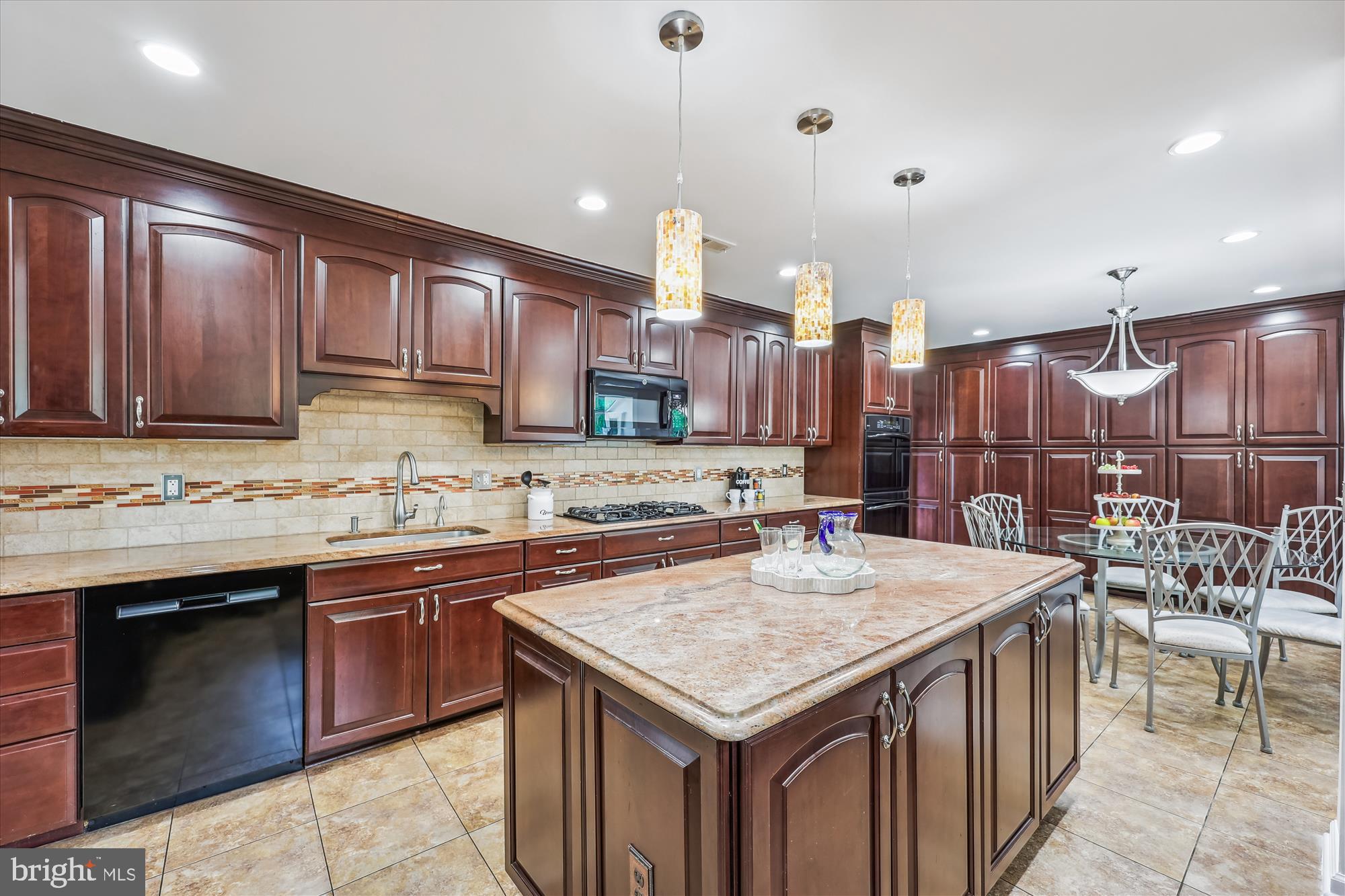 10711 Huntwood Dr