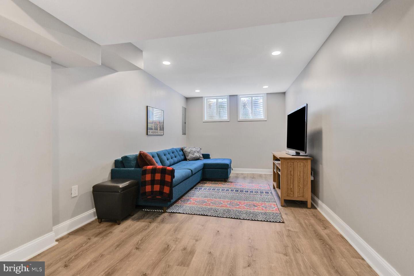 7603 Hammond Ave