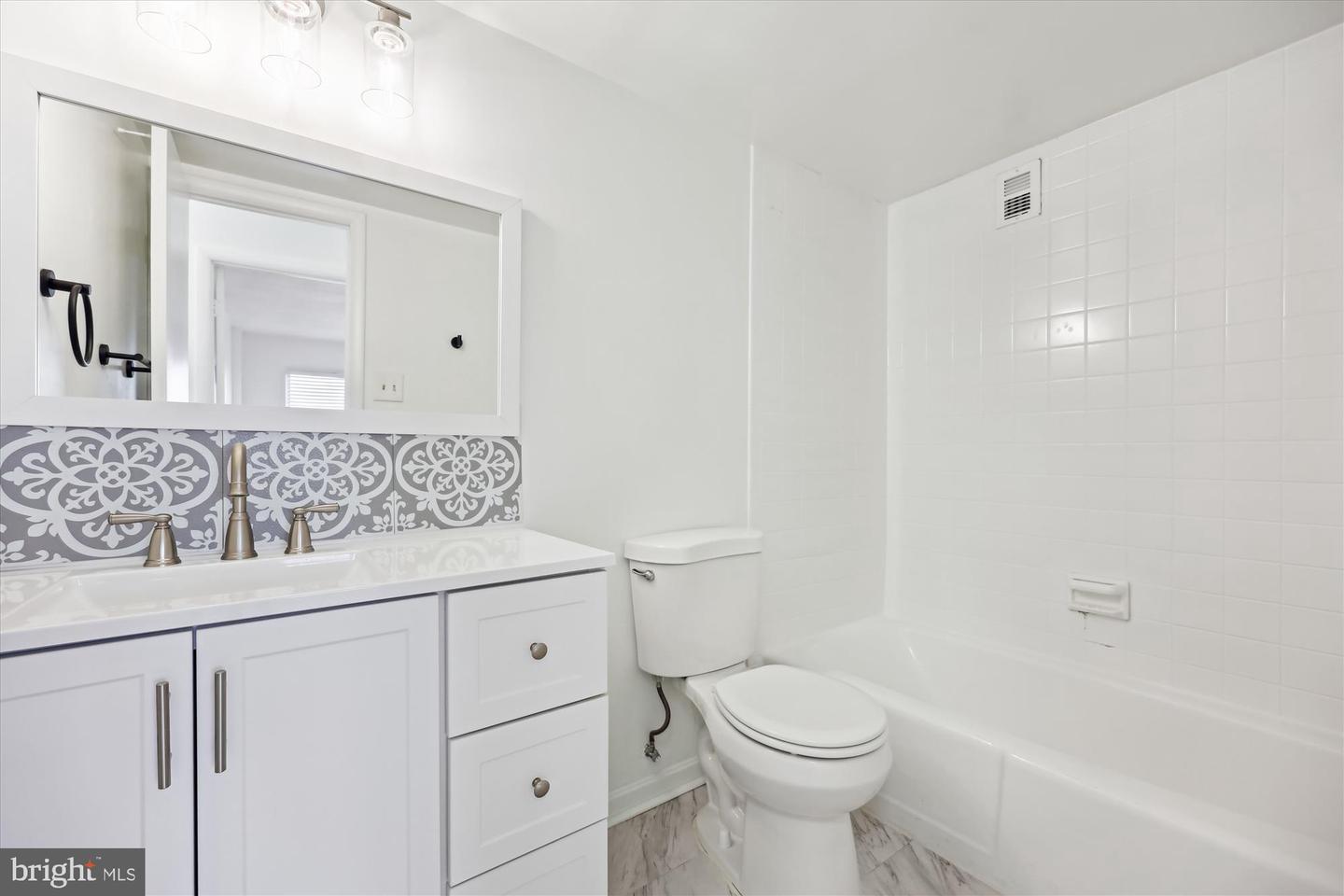 1121 University Blvd W #1105-B