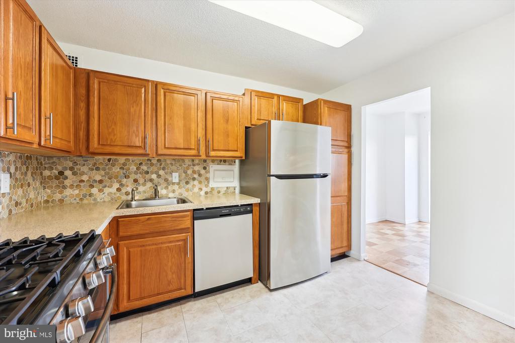 1121 University Blvd W #1105-B
