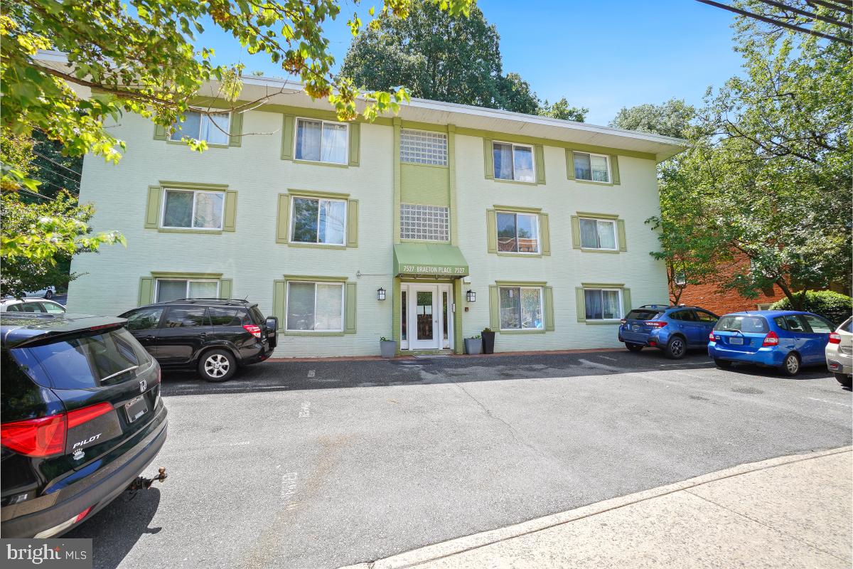 7527 Maple Ave #4