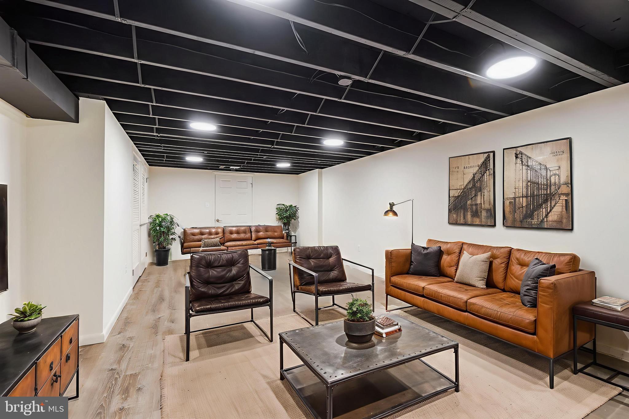 652 KENNEBEC AVENUE 2