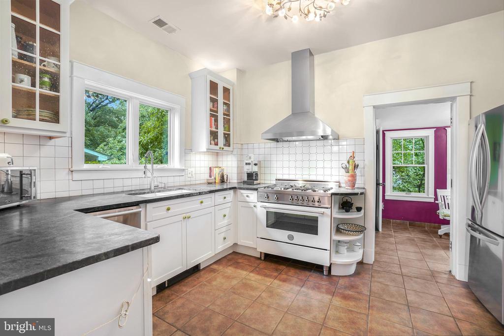 15 Jefferson Ave