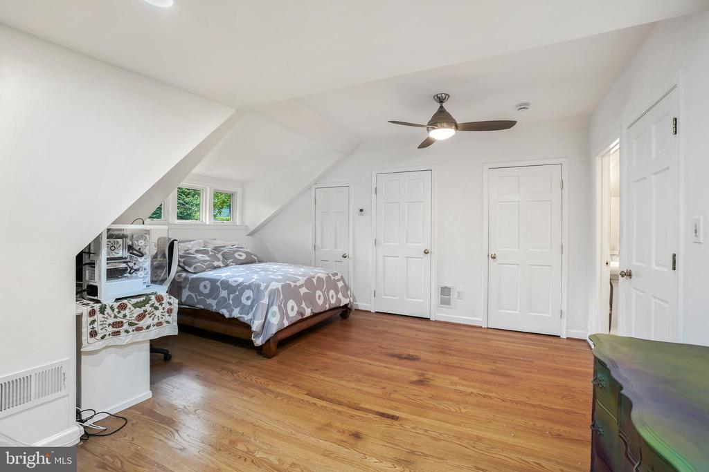 15 Jefferson Ave